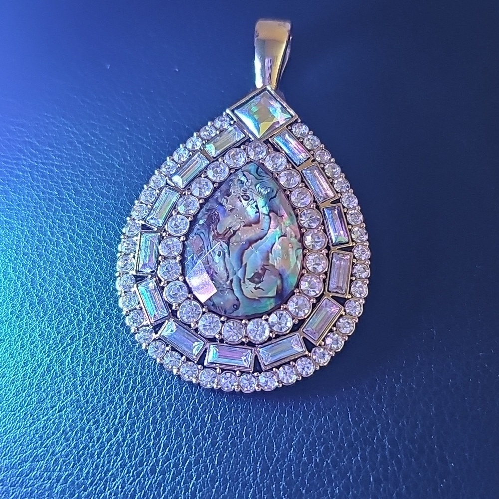 Premier Designs Rhinestone And Abalone Shell Pendant - Picture 4 of 8